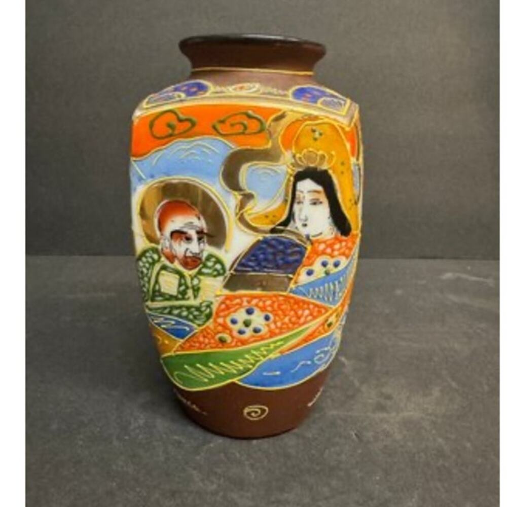 Vintage Japanese Satsuma-style Moriage hand-painted vase